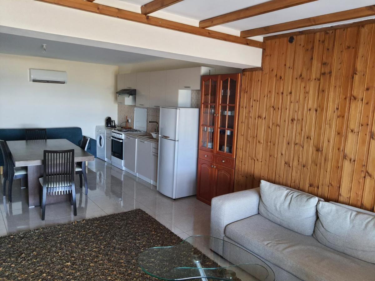 Joanna Sunset Apts Pomos Exterior foto